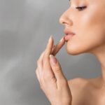 LABIOS DELINEADO Y/O RELLENO CON JUVÉDERM® – ARMONÍA Y VOLUMEN NATURAL